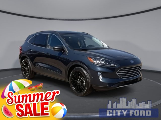 2022 Ford Escape Titanium Hybrid AWD