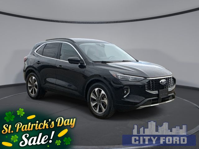 2023 Ford Escape Platinum AWD | Navigation I Power Heated Seats I Heated Steering Wheel I Lane Keeping System I Reverse Camera I Remote Start