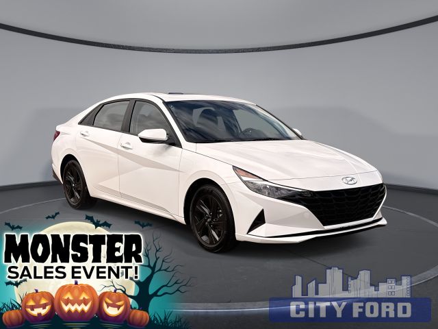 2023 Hyundai Elantra Essential IVT | Heated Front Seats | Forward Collision-Avoidance Assist | Touch-Screen Display | Cruise Control | Sunroof