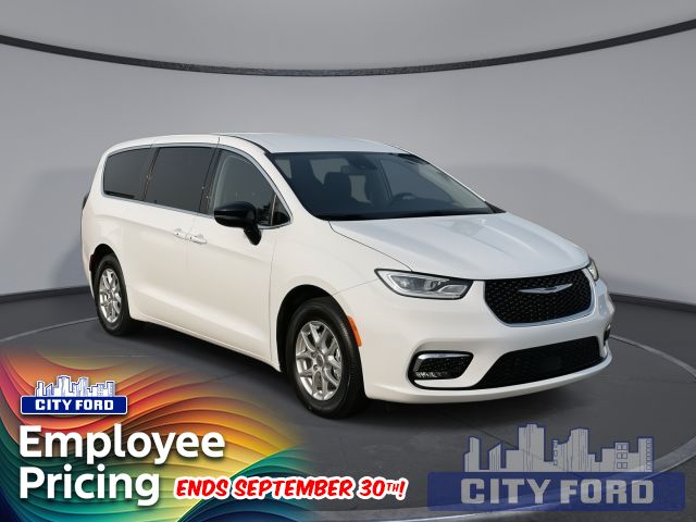 2024 Chrysler Pacifica Touring-L   | LEATHER | 7 PASSENGER