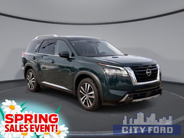 2024 Nissan Pathfinder Platinum 4x4 | Navigation System | NissanConnect | Head-Up Display | Waze | Wireless Device Charging
