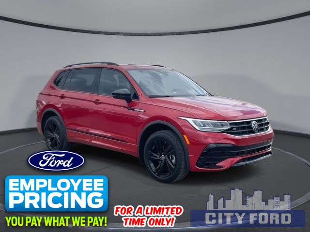 2024 Volkswagen Tiguan Comfortline R-Line Black Edition 4MOTION | Digital Cockpit Pro | Adaptive Cruise Control | Power Liftgate | Vista Moon Roof | Leather