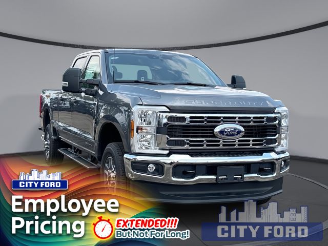 2025 Ford Super Duty F-350 SRW XLT 4x4 Crew Cab 6.75' Box