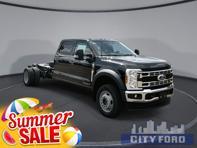 2025 Ford Super Duty F-550 DRW XLT 4x4 Crew Cab 203" WB 84" CA