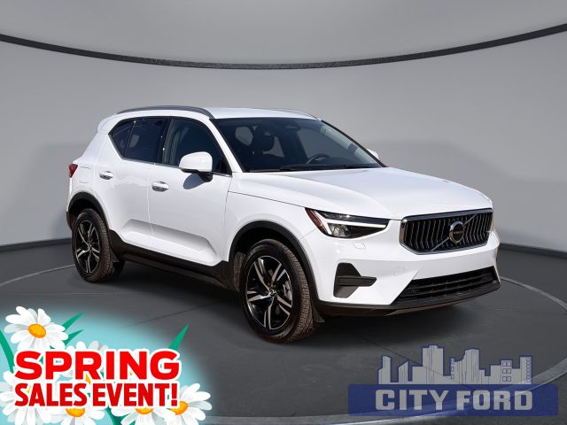2025 Volvo XC40 Core Bright Theme B5 AWD