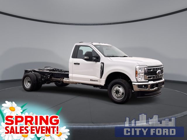 2026 Ford Super Duty F-350 DRW CHASSIS XL 4x4 Reg Cab 169" WB 84" CA