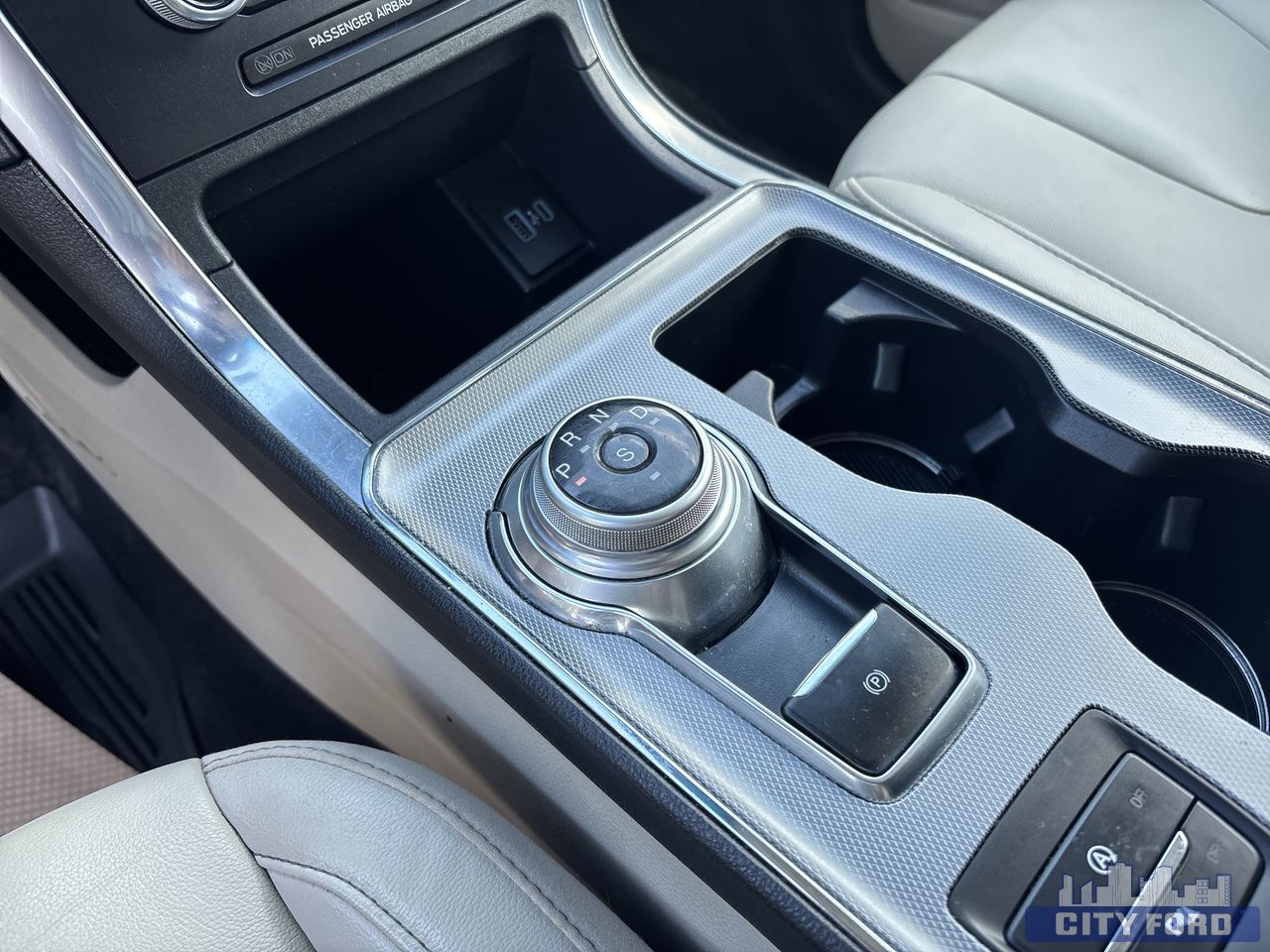 used 2022 Ford Edge car