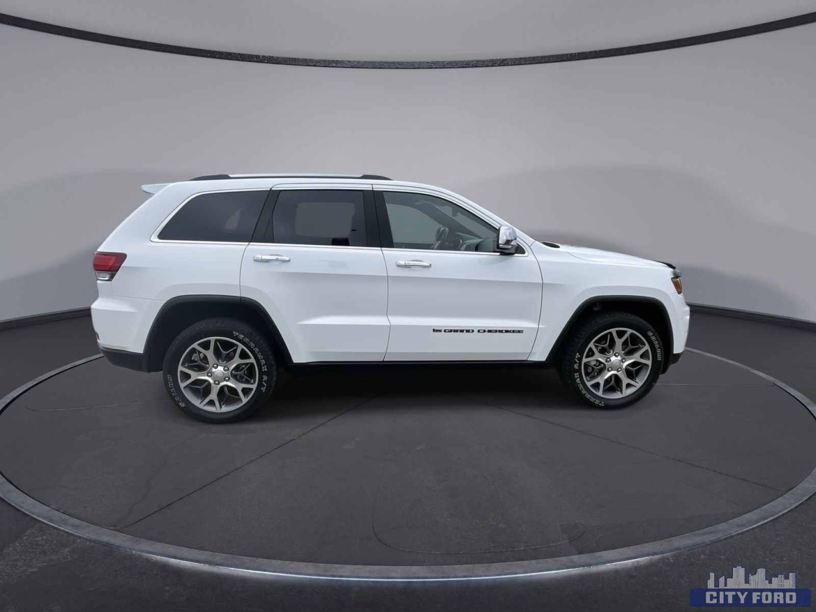 used 2022 Jeep Grand Cherokee car, priced at $38,995