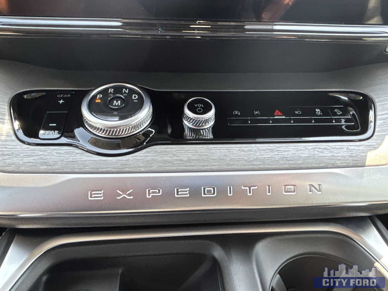 new 2025 Ford Expedition car, priced at $105,265
