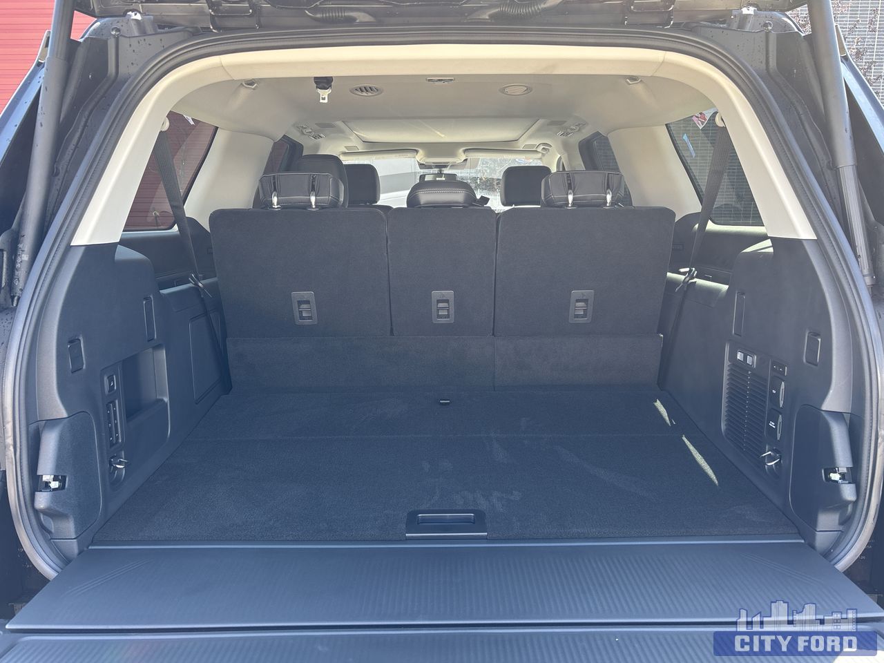 new 2025 Ford Expedition car, priced at $105,265