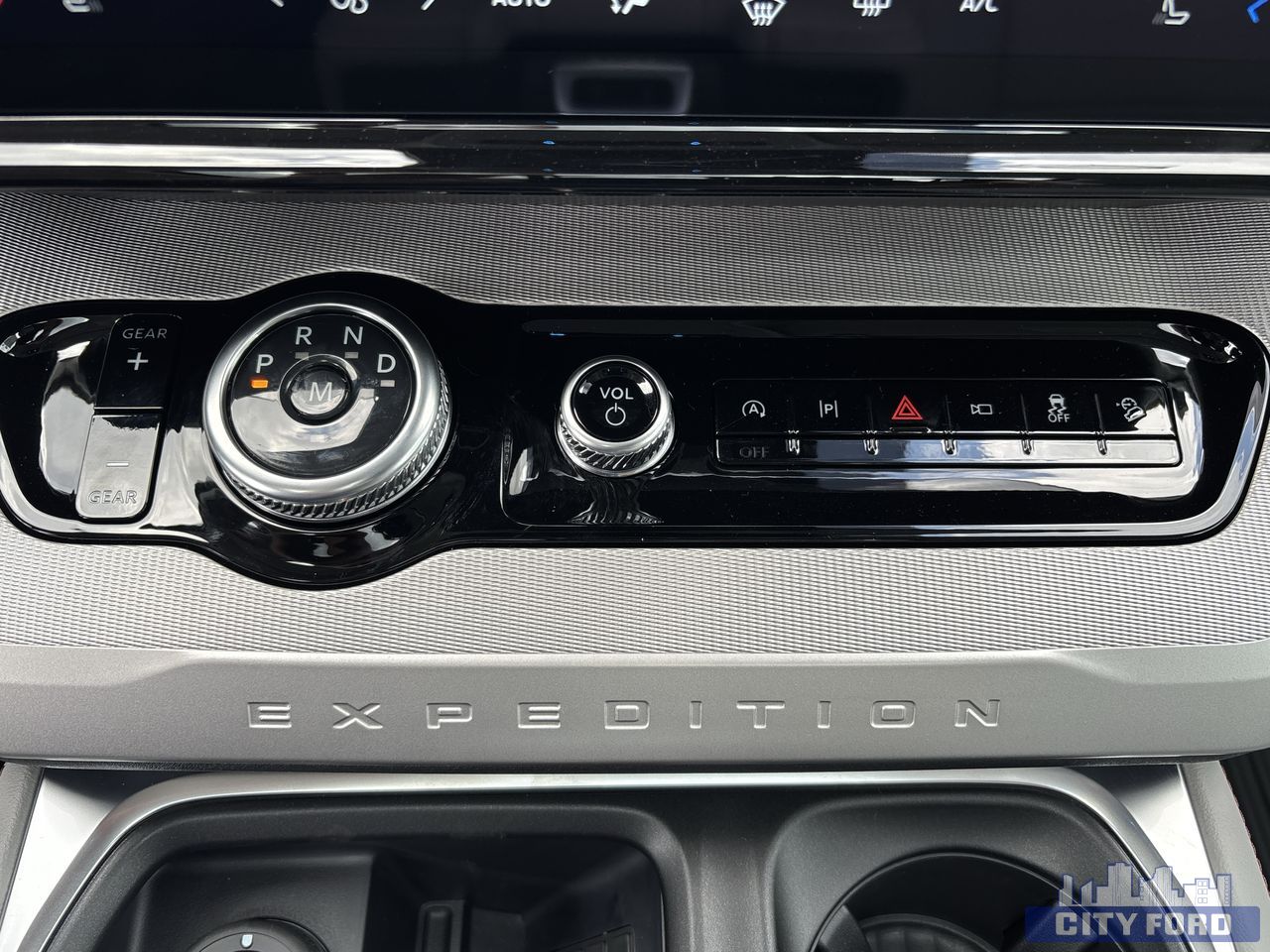 new 2025 Ford Expedition car, priced at $91,690