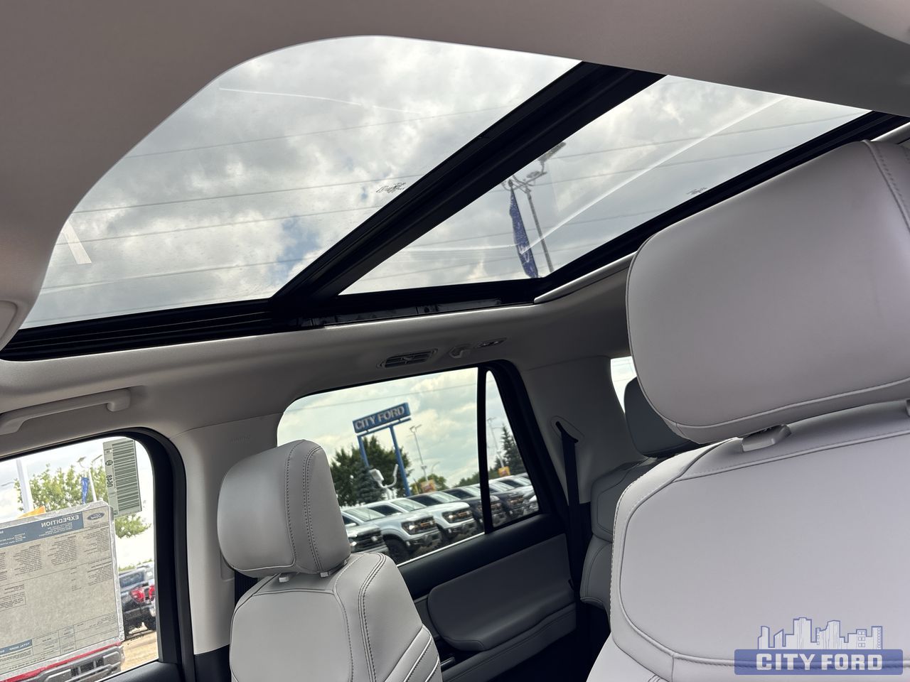 new 2025 Ford Expedition car, priced at $91,690