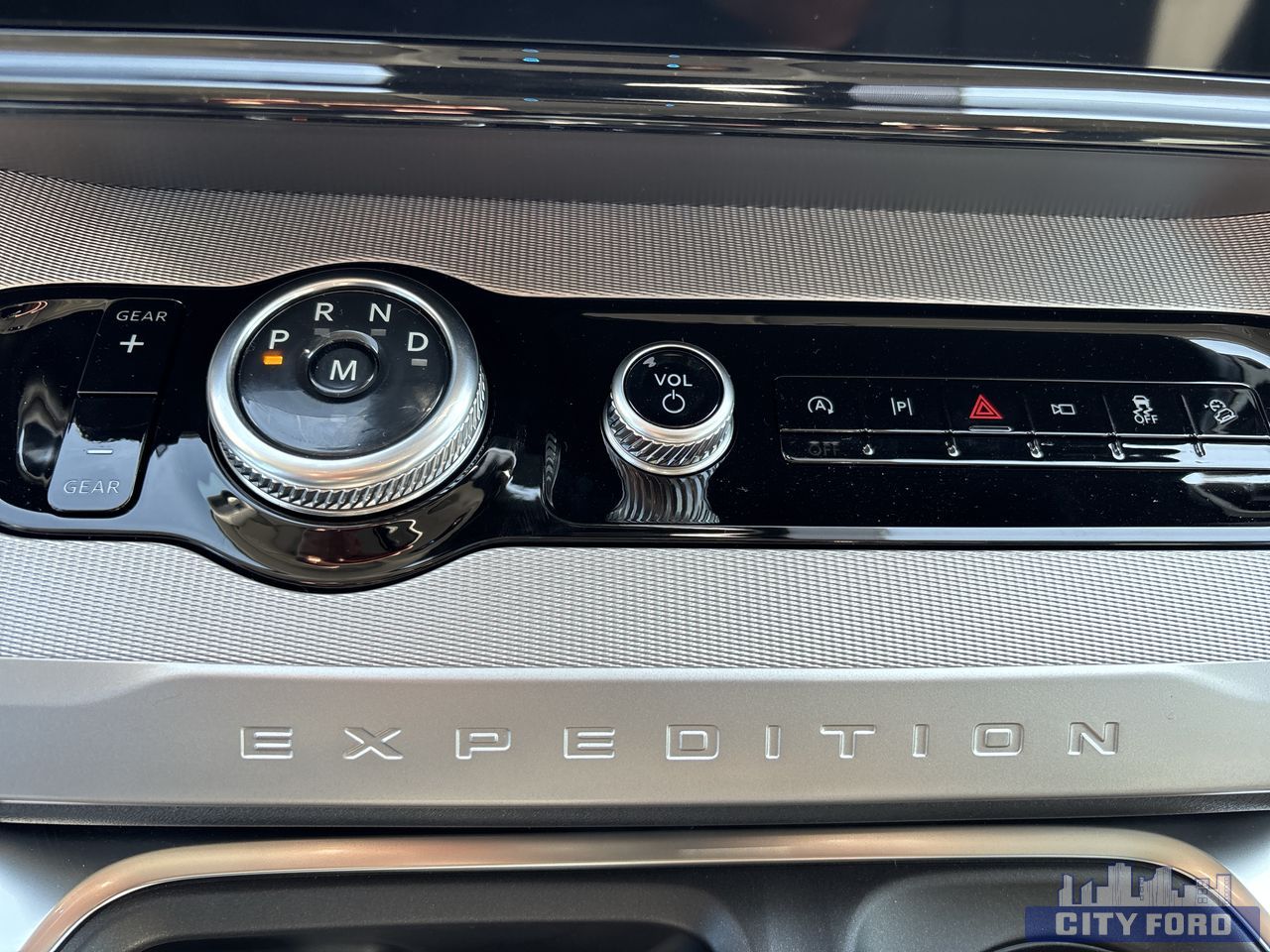 new 2025 Ford Expedition car, priced at $91,999