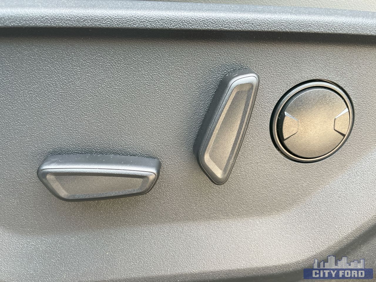 new 2025 Ford Expedition car, priced at $92,290