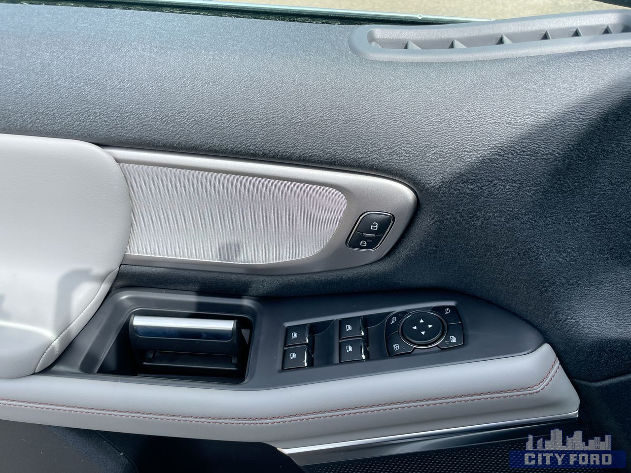 new 2025 Ford Expedition car, priced at $92,290