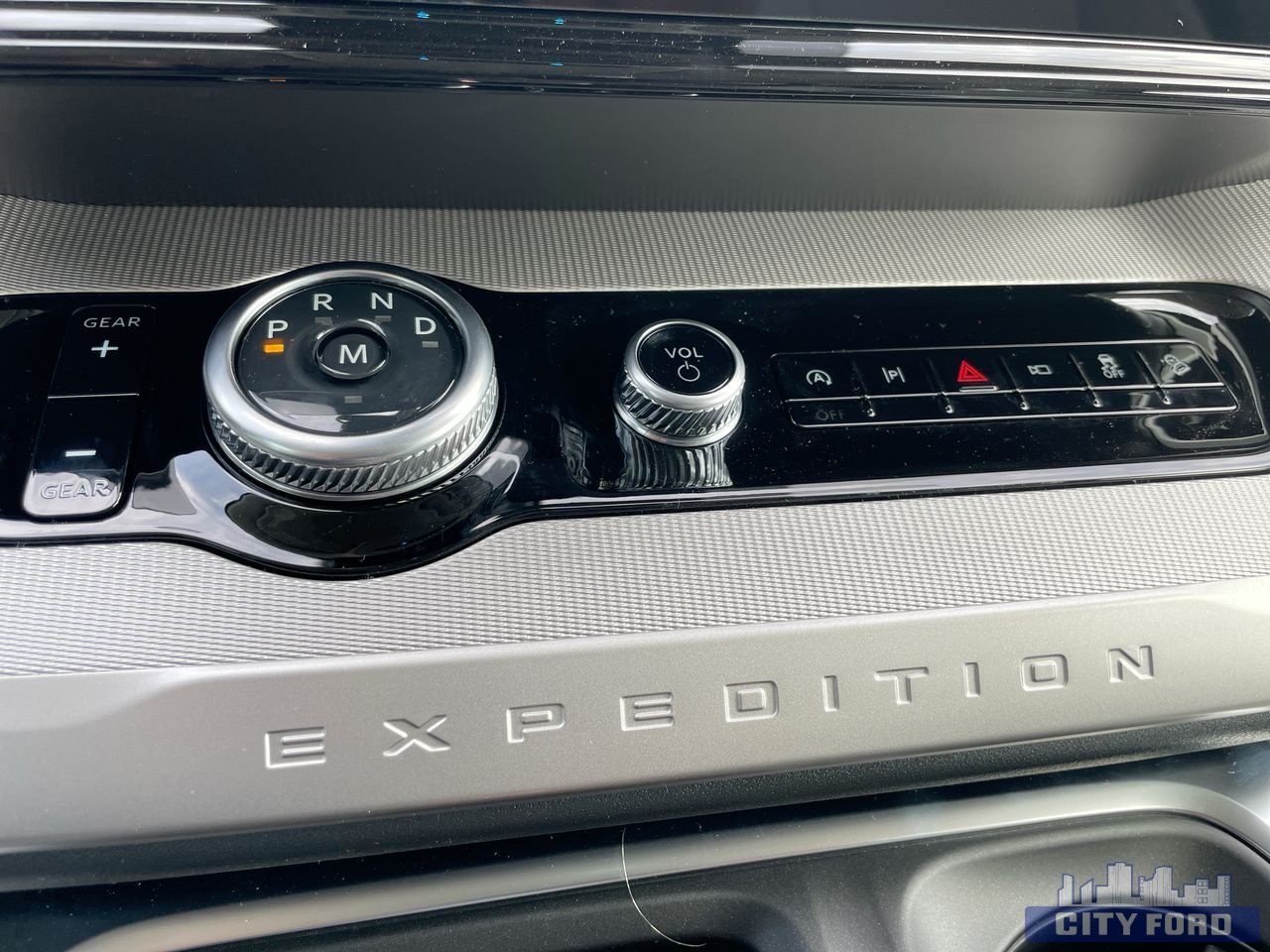 new 2025 Ford Expedition car, priced at $92,290