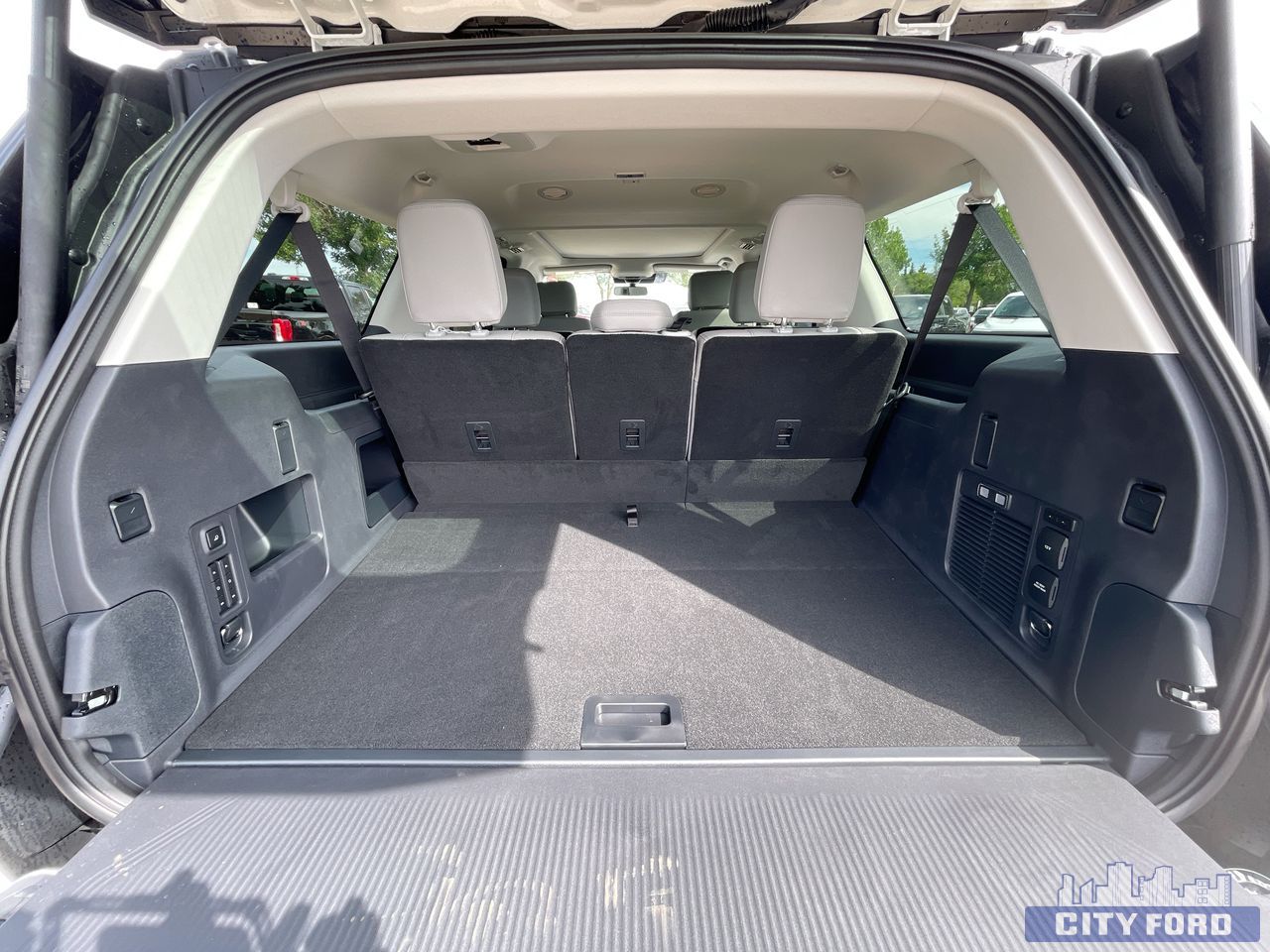 new 2025 Ford Expedition car, priced at $92,290