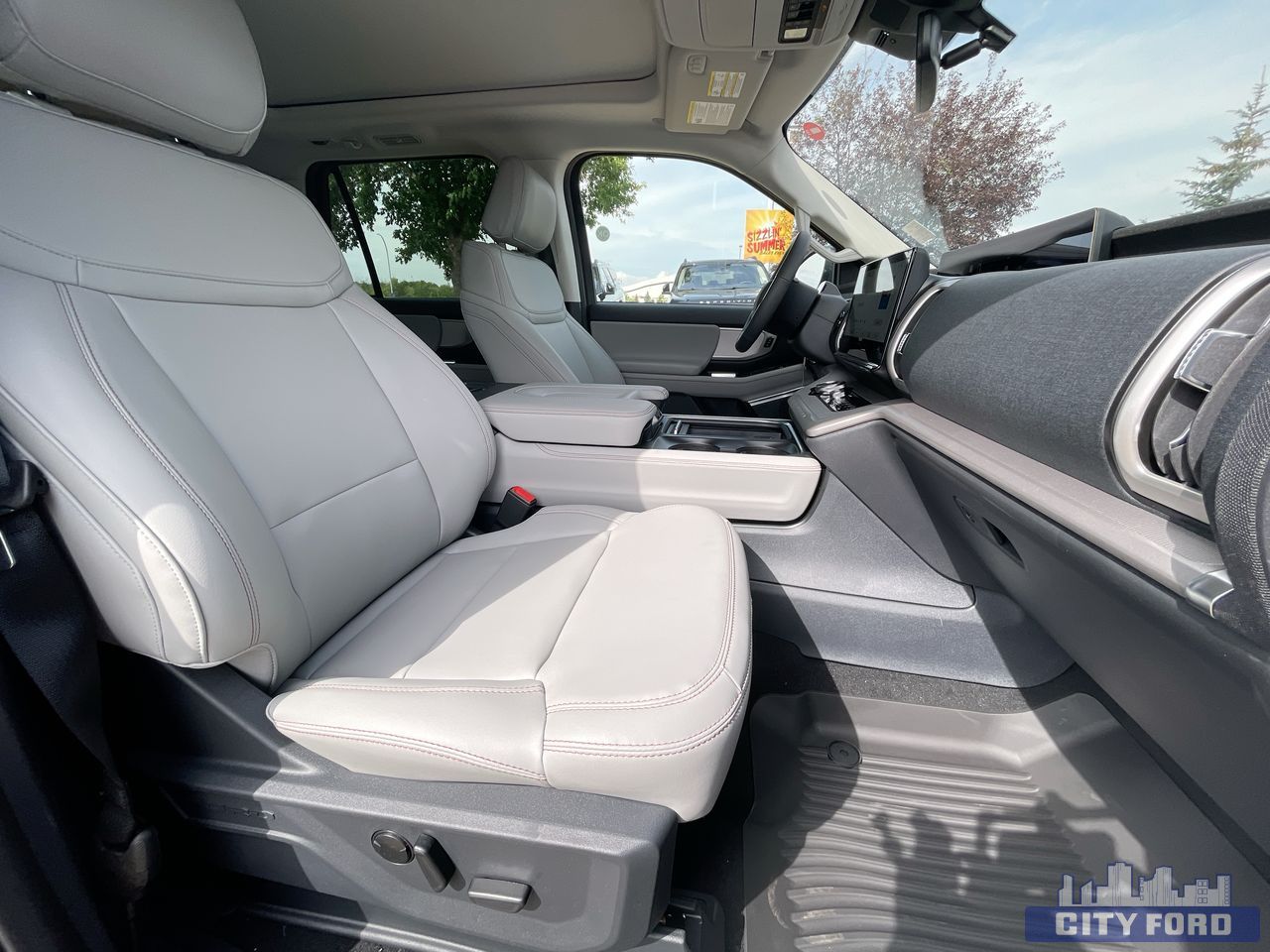 new 2025 Ford Expedition car, priced at $92,290