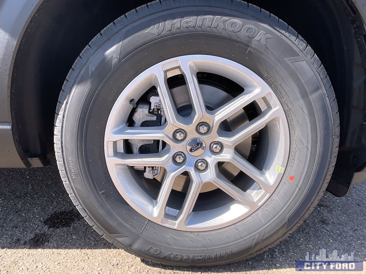 new 2025 Ford Explorer car, priced at $52,580