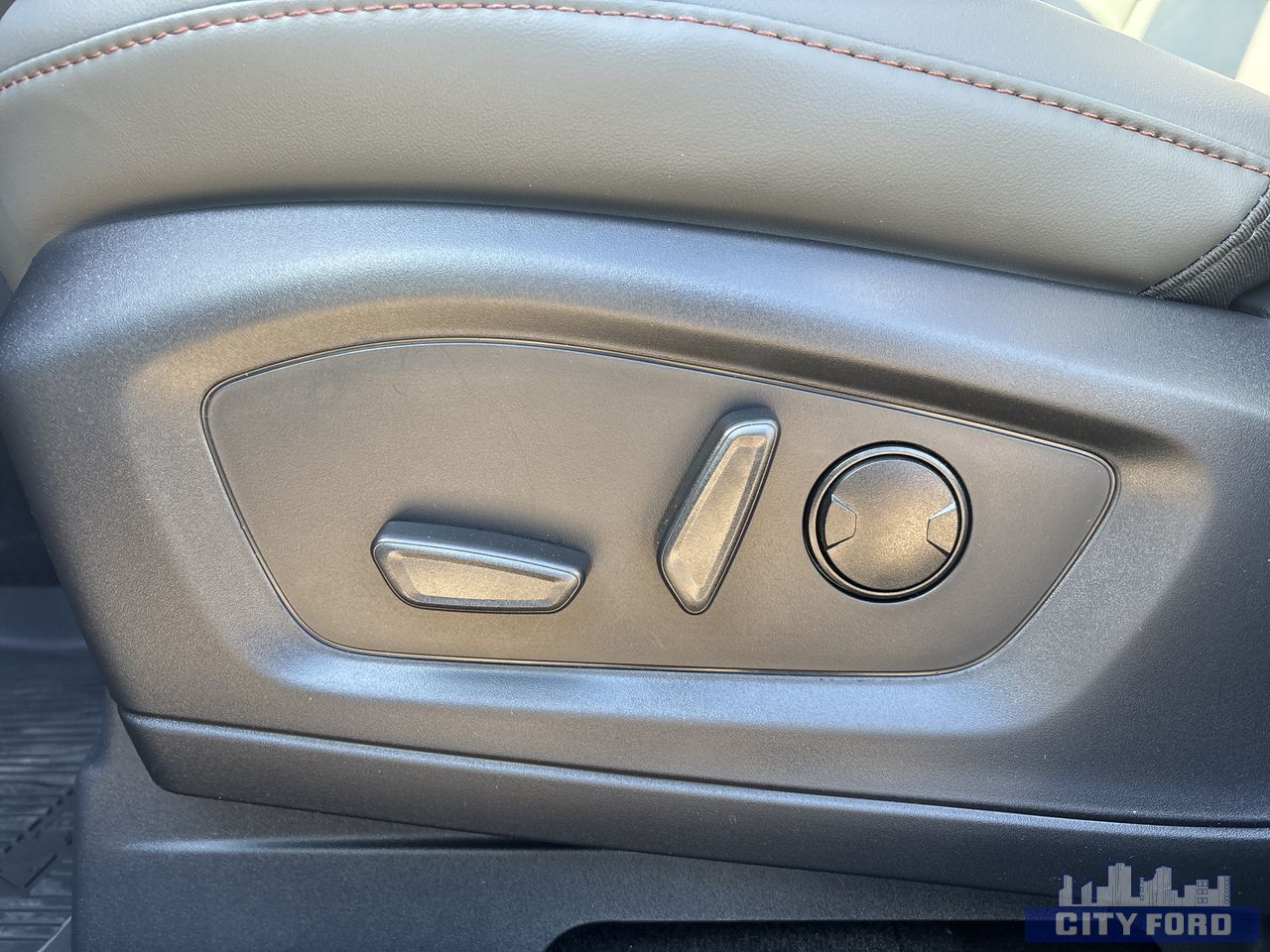 new 2025 Ford Explorer car, priced at $58,679
