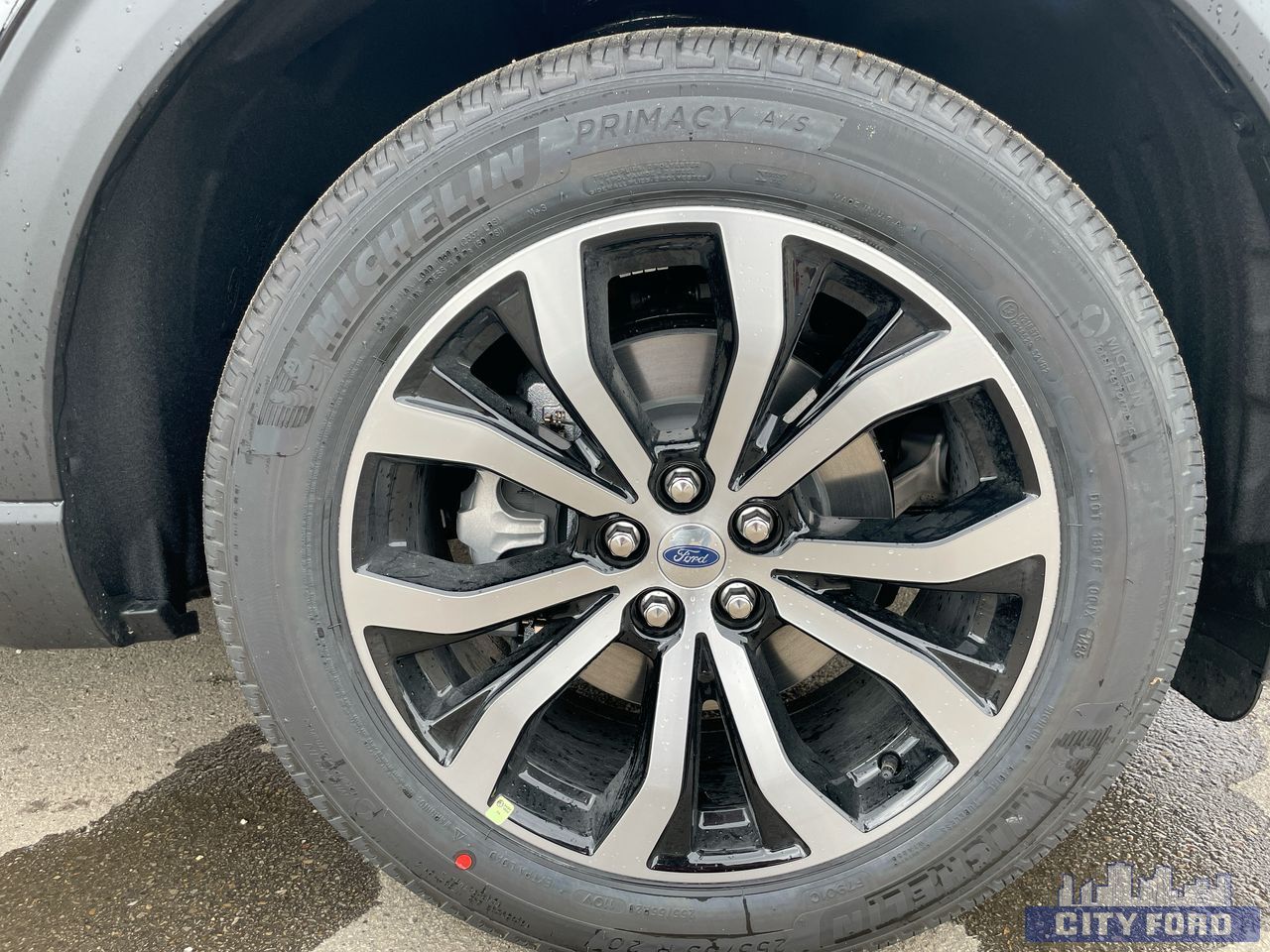 new 2025 Ford Explorer car, priced at $59,880