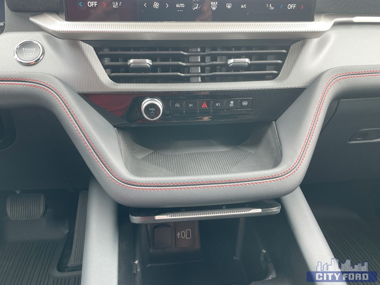 new 2025 Ford Explorer car, priced at $59,880