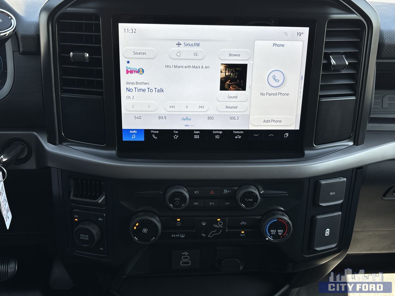 new 2025 Ford F-150 car, priced at $60,724