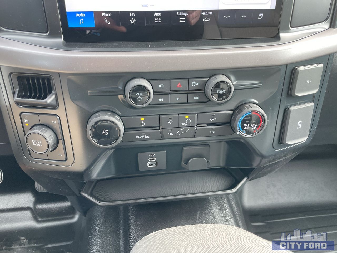 new 2025 Ford F-150 car, priced at $60,124