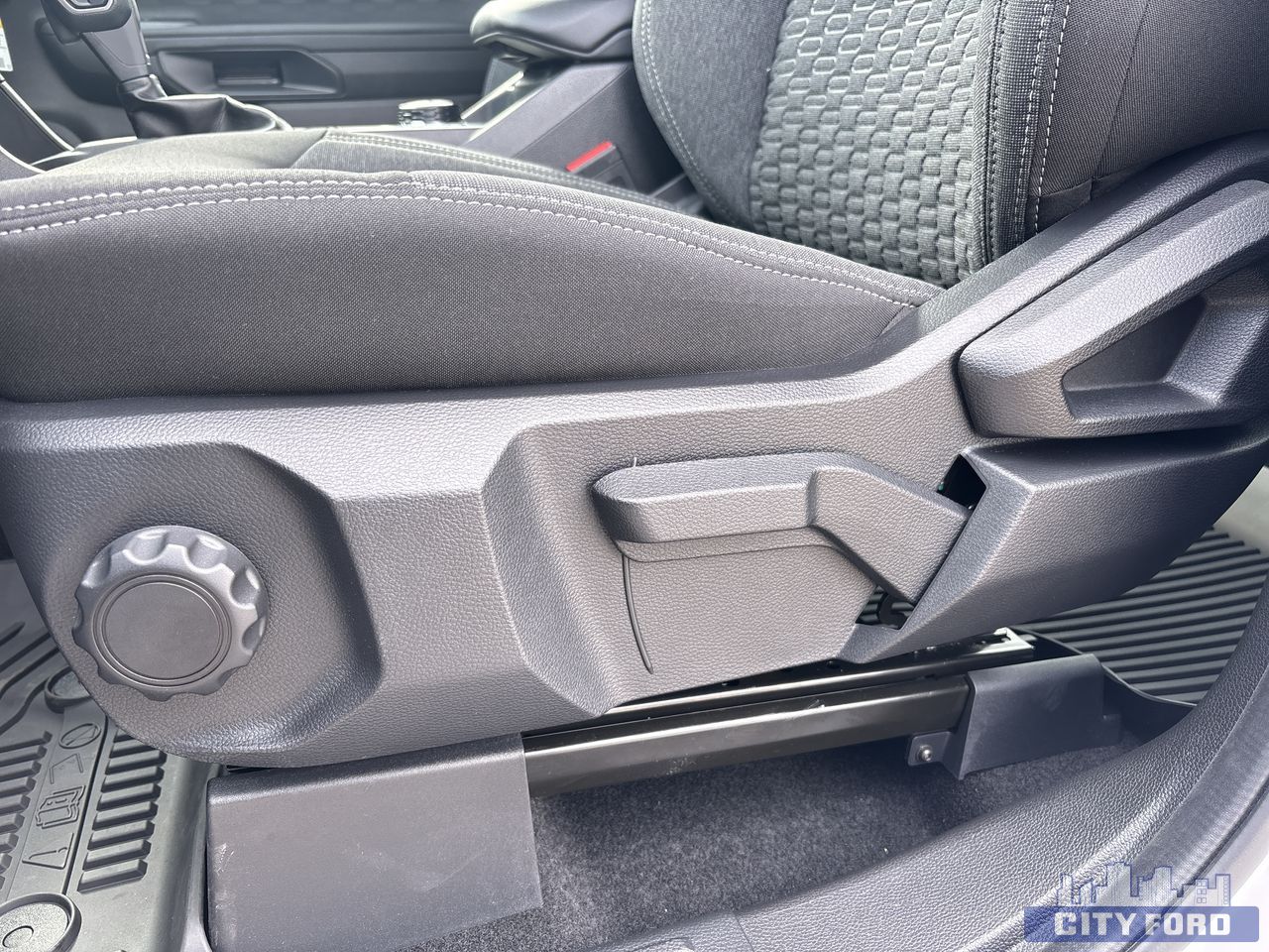 new 2025 Ford Ranger car, priced at $43,957