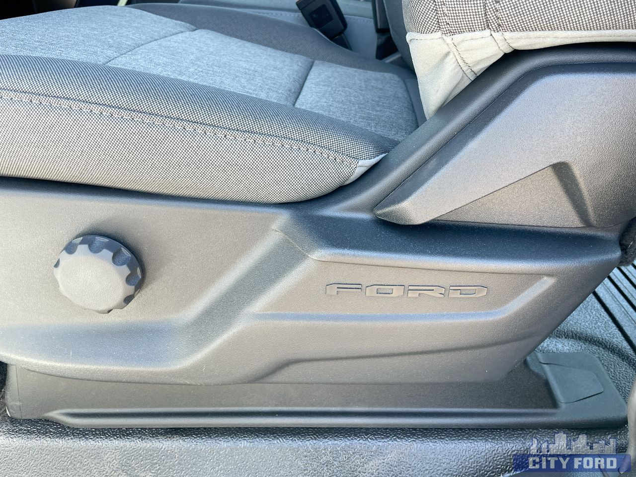 new 2025 Ford Super Duty F-250 SRW car, priced at $73,364
