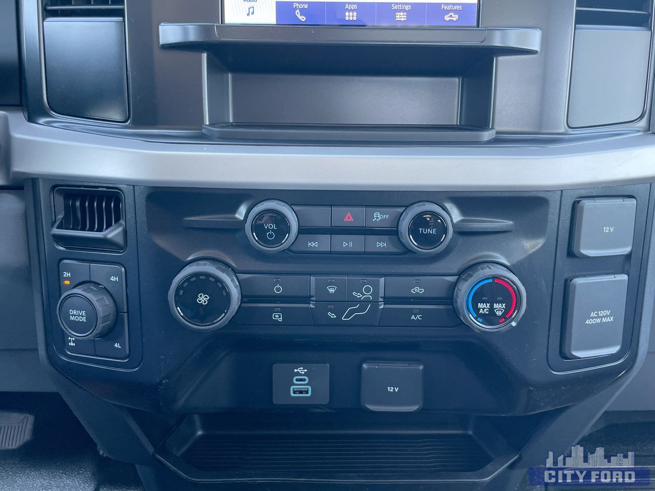 new 2025 Ford Super Duty F-250 SRW car, priced at $73,364