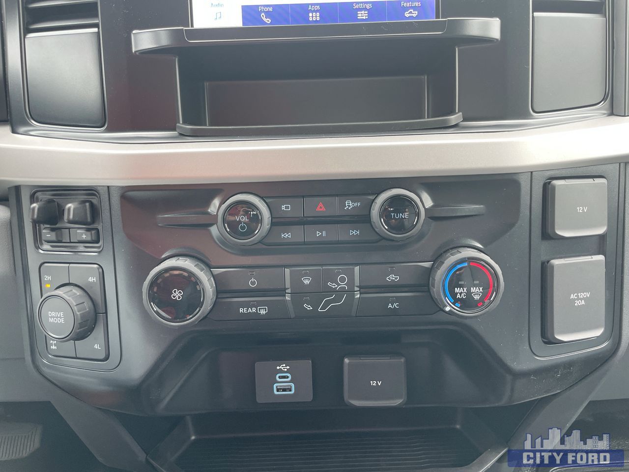 new 2025 Ford Super Duty F-250 SRW car, priced at $79,769
