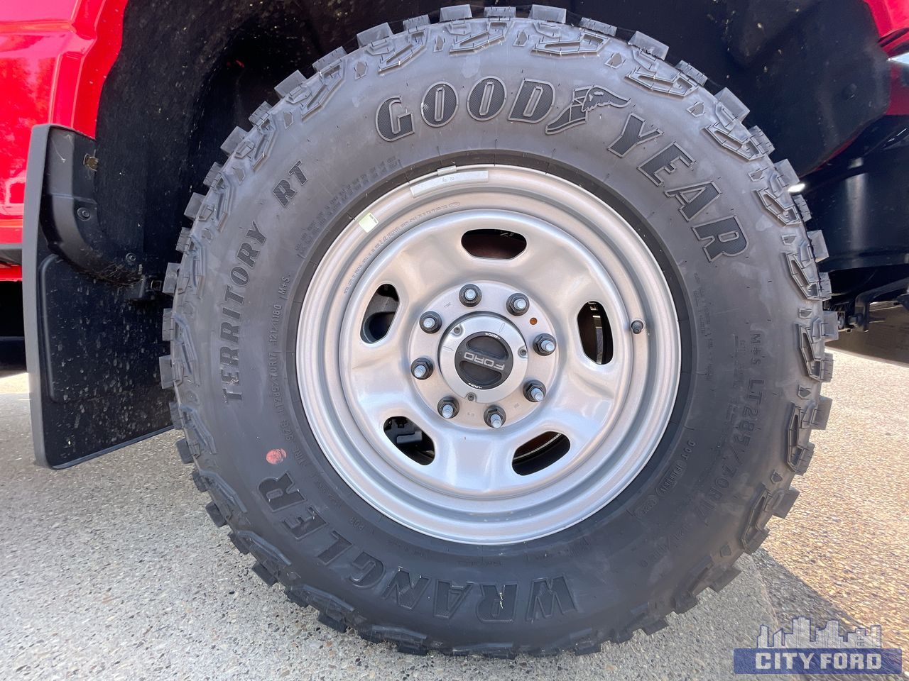 new 2025 Ford Super Duty F-250 SRW car, priced at $77,669