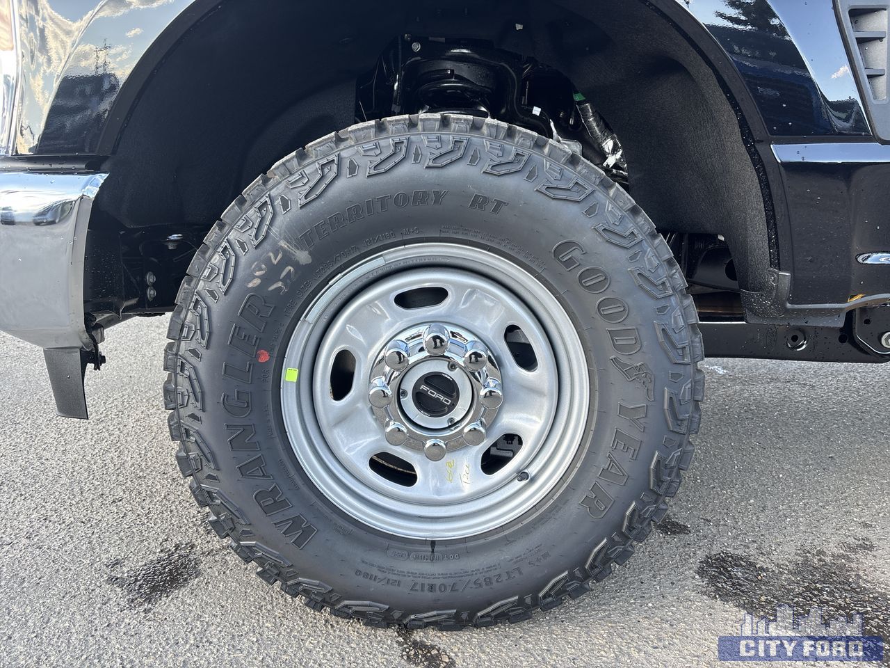 new 2025 Ford Super Duty F-350 SRW car, priced at $77,989