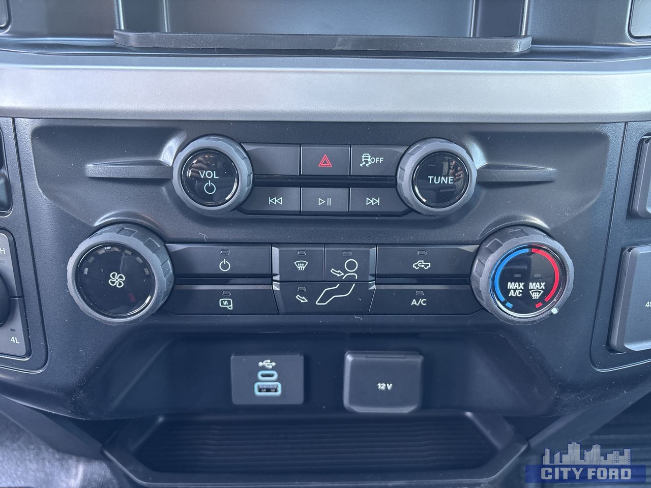 new 2025 Ford Super Duty F-350 SRW car, priced at $77,989