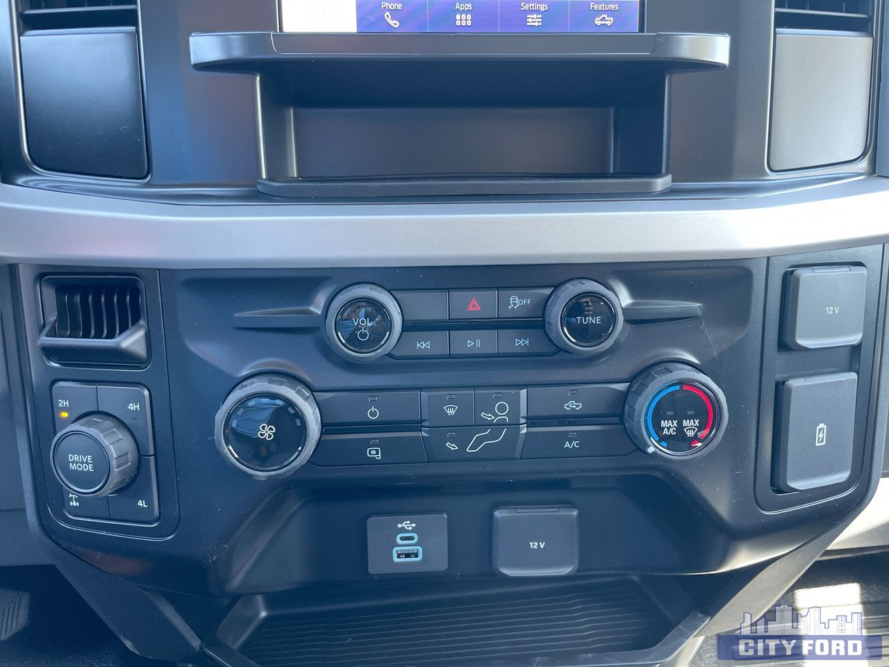 new 2025 Ford Super Duty F-350 SRW car, priced at $77,449