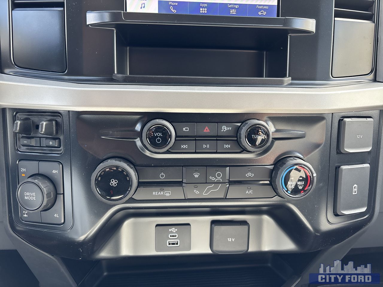 new 2025 Ford Super Duty F-350 SRW car, priced at $82,904
