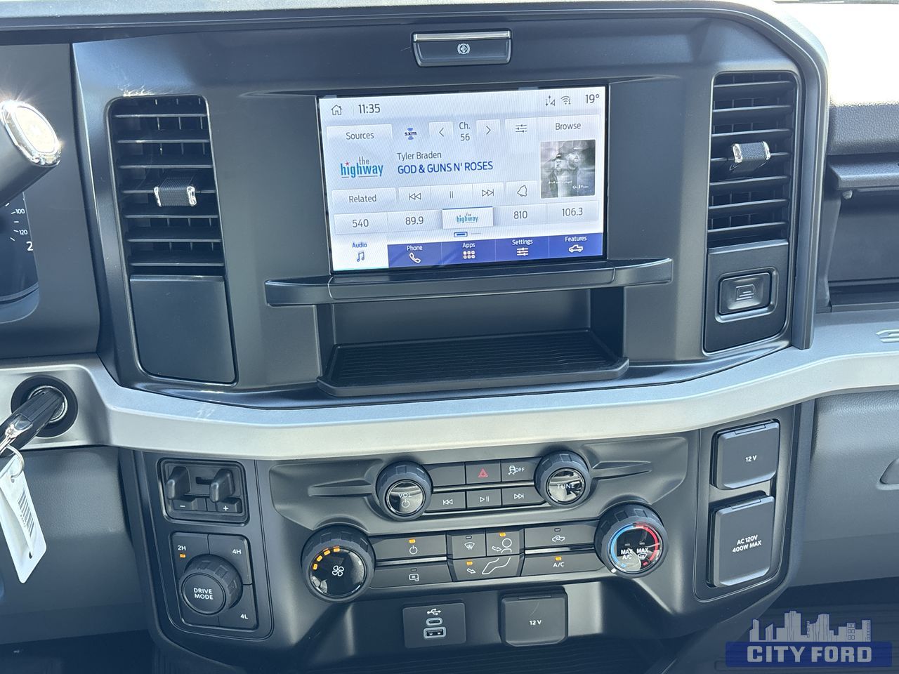 new 2025 Ford Super Duty F-450 DRW car, priced at $99,865