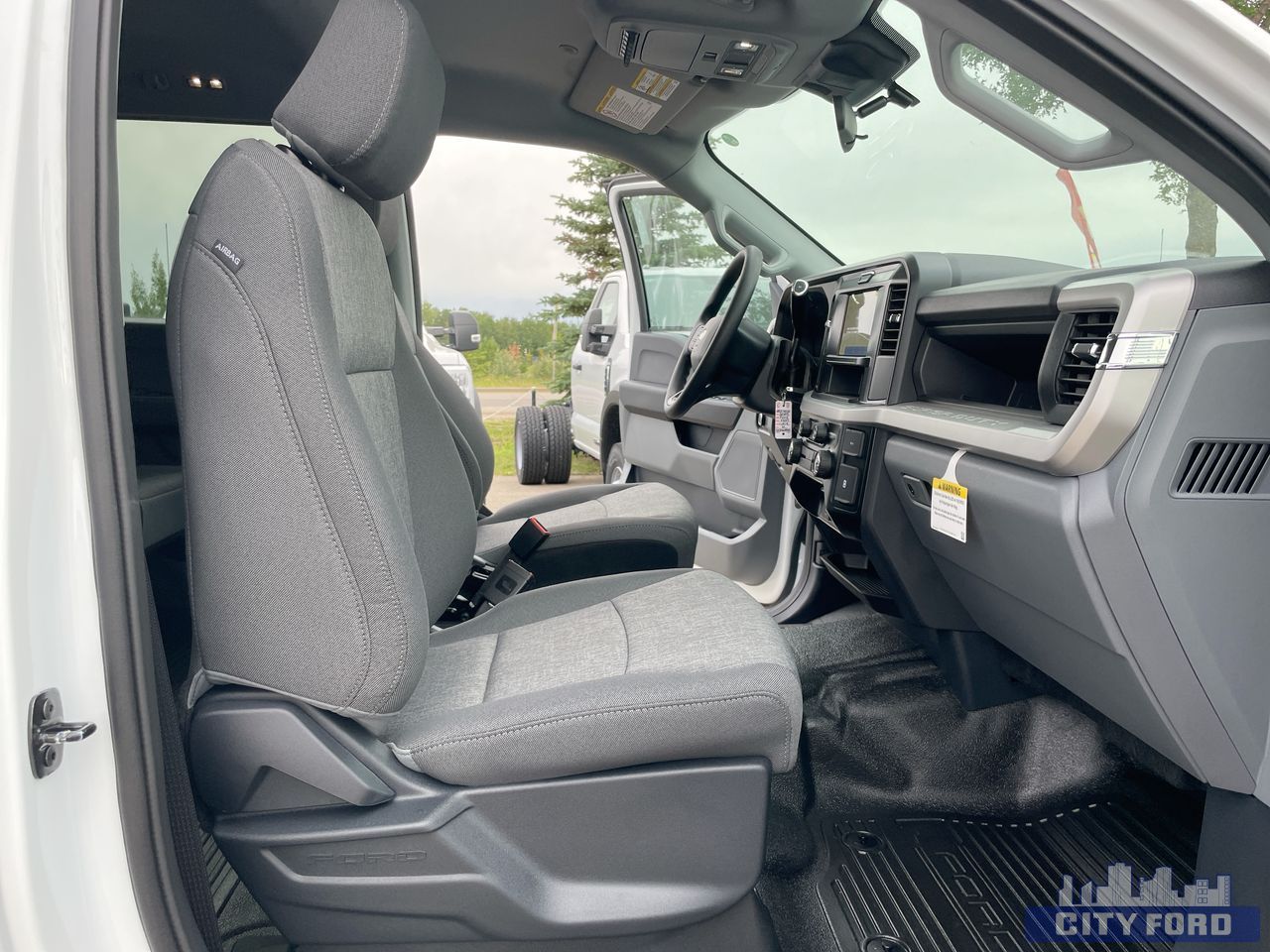 new 2025 Ford Super Duty F-550 DRW car, priced at $99,934
